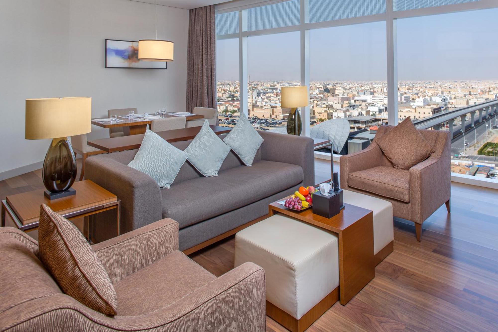 Hilton Riyadh Hotel & Residences Εξωτερικό φωτογραφία Executive Suite